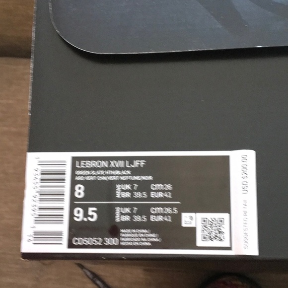 Nike LeBron XVll LJFF - Picture 5 of 9